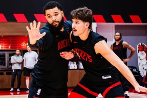 中欧网站 -关键时刻休斯敦火箭临场应变——欧篮联节点到来，质疑声仍在，训练强度明显提升 